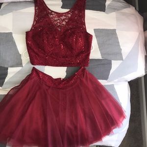 Old prom dress used it once and don’t need it .